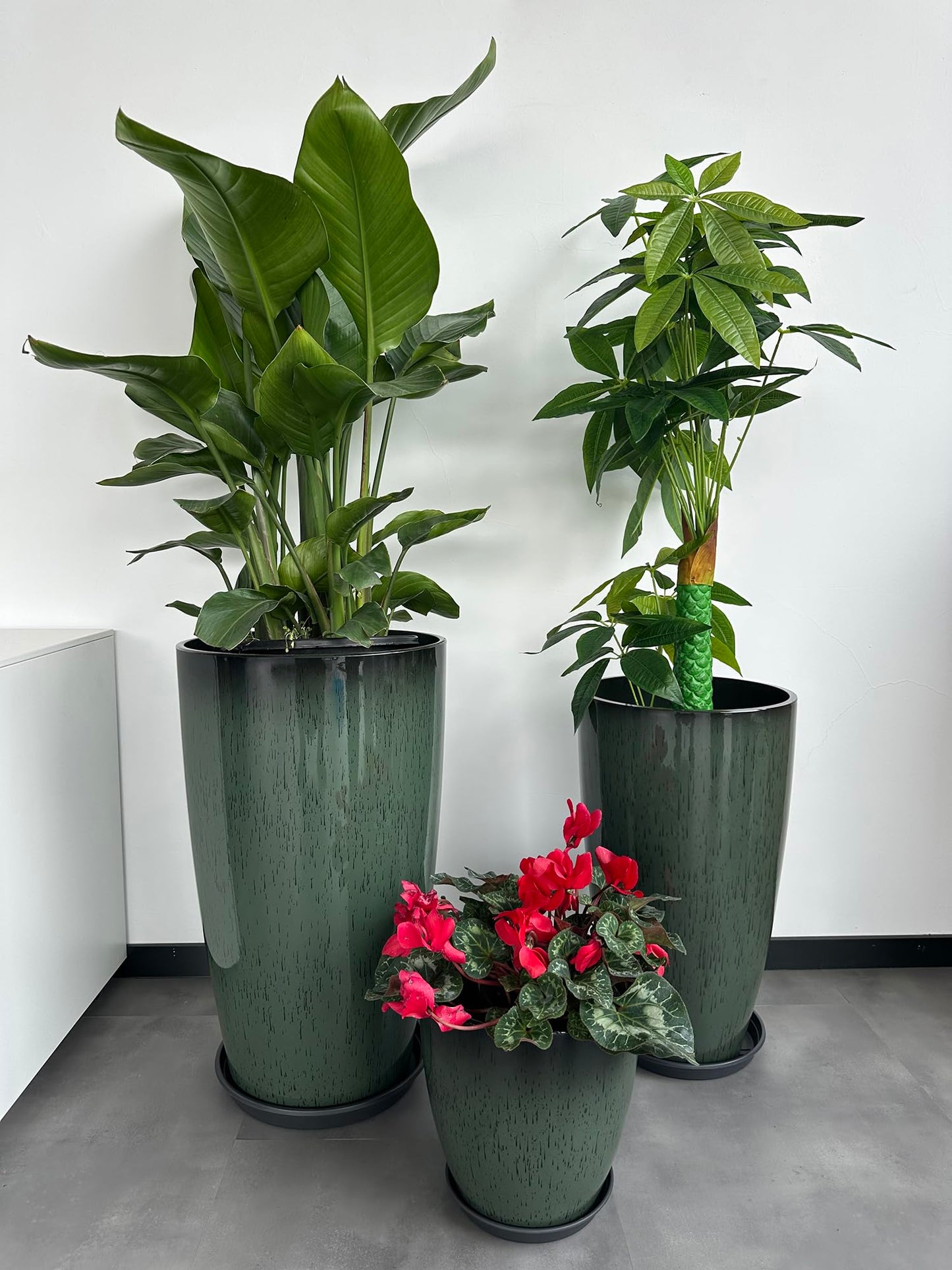 24,21,11 Inch Large Plastic Planters with Drainage Hole and Saucer - Set of 3 Tall Plant Pots Indoor Flower Pot Tall Round Planters Outdoor Large Tall Planter